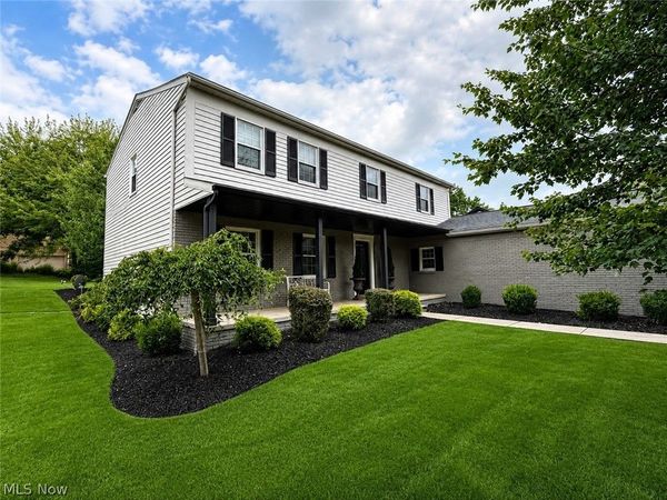 8120 Daventree Drive, Brecksville, OH 44141