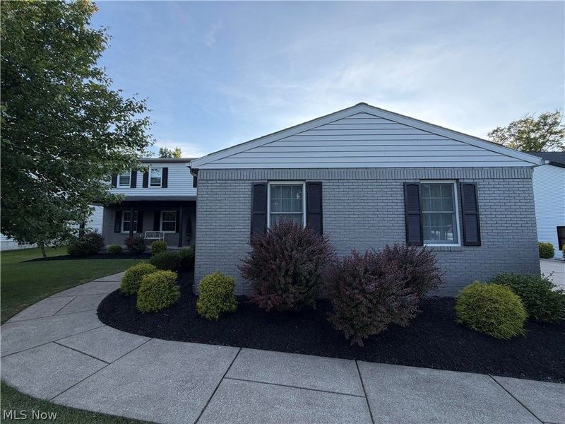 8120 Daventree Drive, Brecksville, OH 44141 Photo 3
