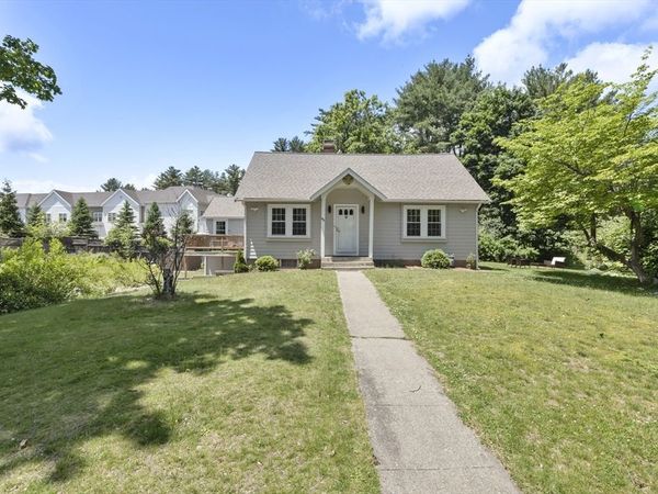 665 S Main St, Sharon, MA 02067