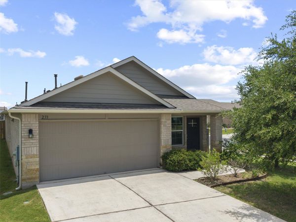 233 Baron Creek TRL, Bastrop, TX 78602