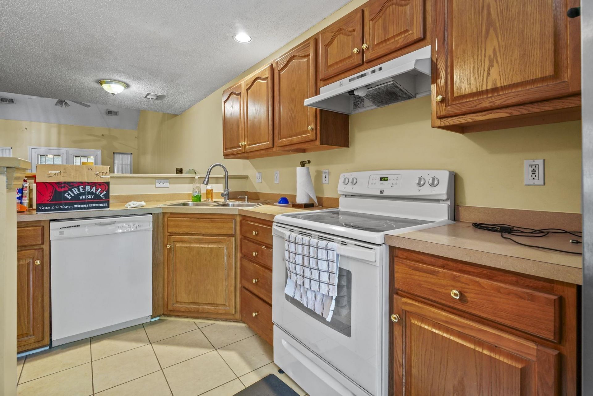 147 Wimbledon Way  Photo 10
