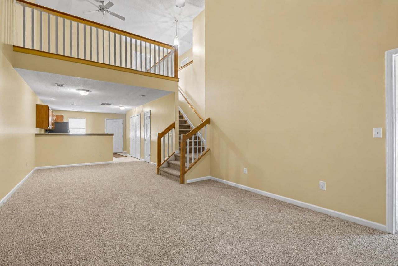 147 Wimbledon Way  Photo 12