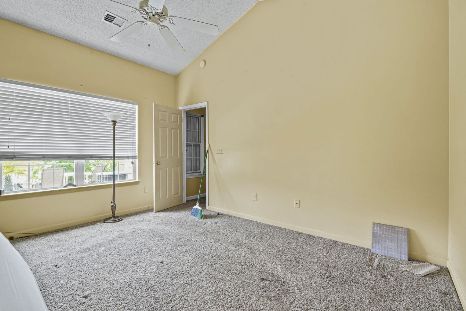 147 Wimbledon Way  Photo 15