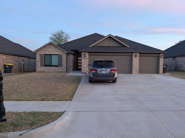 744 E 139th Place , Glenpool, OK 74033