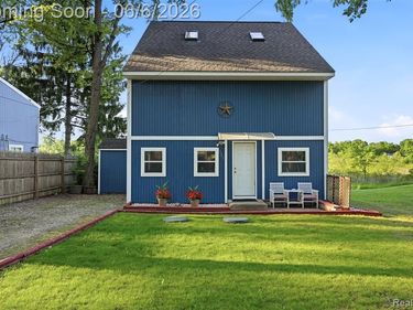 3773 Navarra Avenue, White Lake Twp, MI 48383