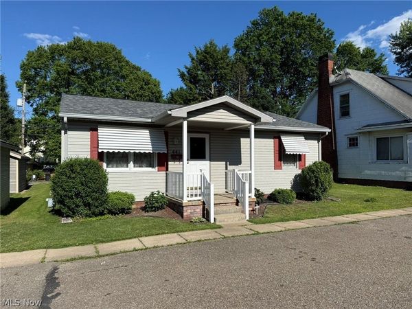 441 Esther Court NW, New Philadelphia, OH 44663