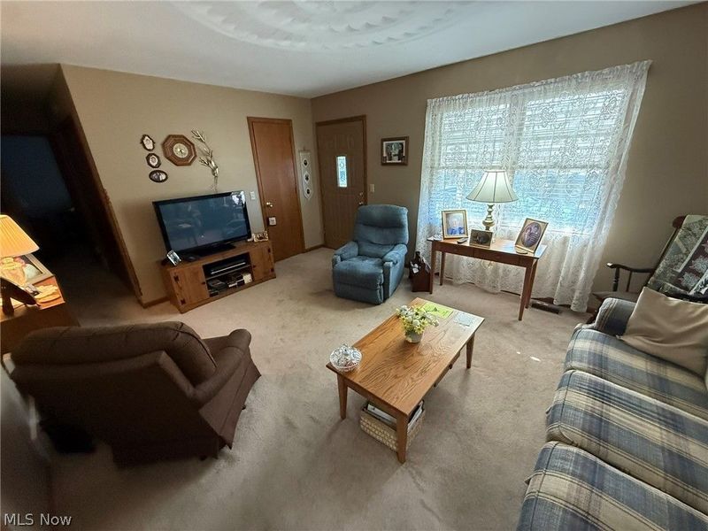 441 Esther Court NW, New Philadelphia, OH 44663 Photo 3