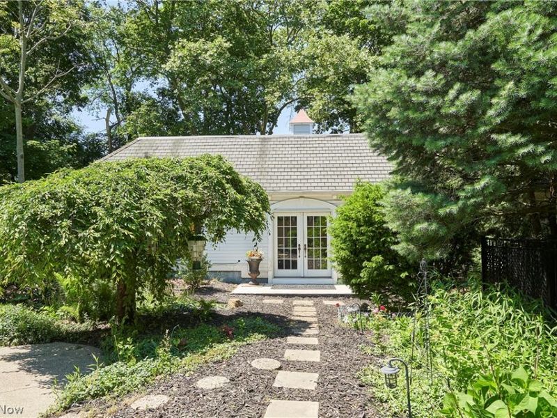 874 Merriman Road, Akron, OH 44303 Photo 8