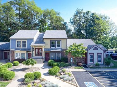 30 Munroe Falls Avenue, Munroe Falls, OH 44262