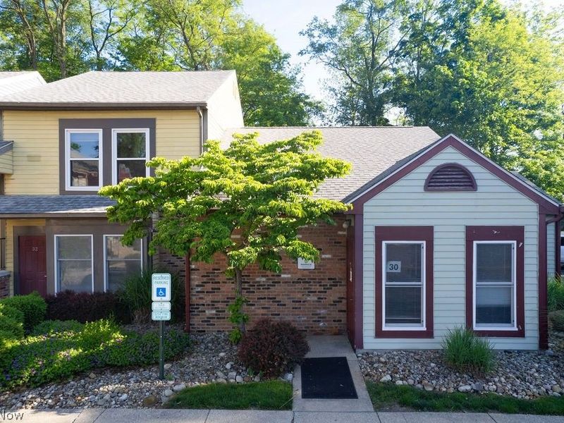 30 Munroe Falls Avenue, Munroe Falls, OH 44262 Photo 5