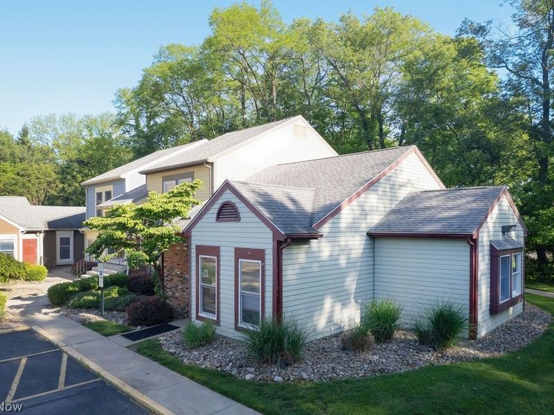 30 Munroe Falls Avenue, Munroe Falls, OH 44262 Photo 6
