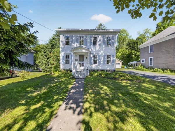 58 Canton St , Baldwinsville, NY 13207