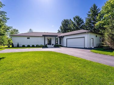 5085 Willowbrook W Drive , Clarence, NY 14031