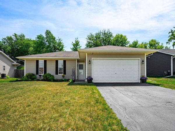 8331 CROOKED BEND, Machesney Park, IL 61115