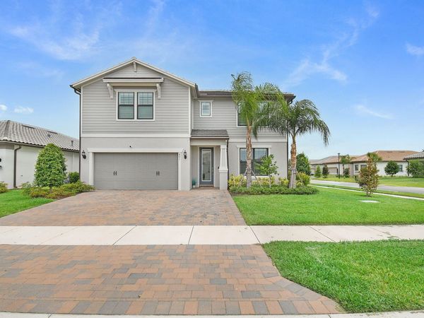 801 SE Courances Drive, Port St. Lucie, FL 34984