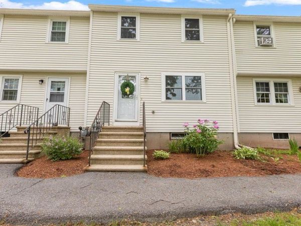 29 Olde Country Village Road, Londonderry, NH 03053