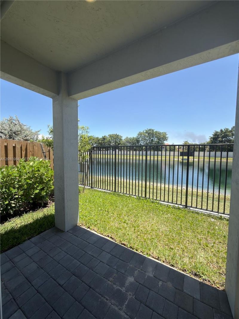 18426 SW 2nd St , Pembroke Pines, FL 33029 Photo