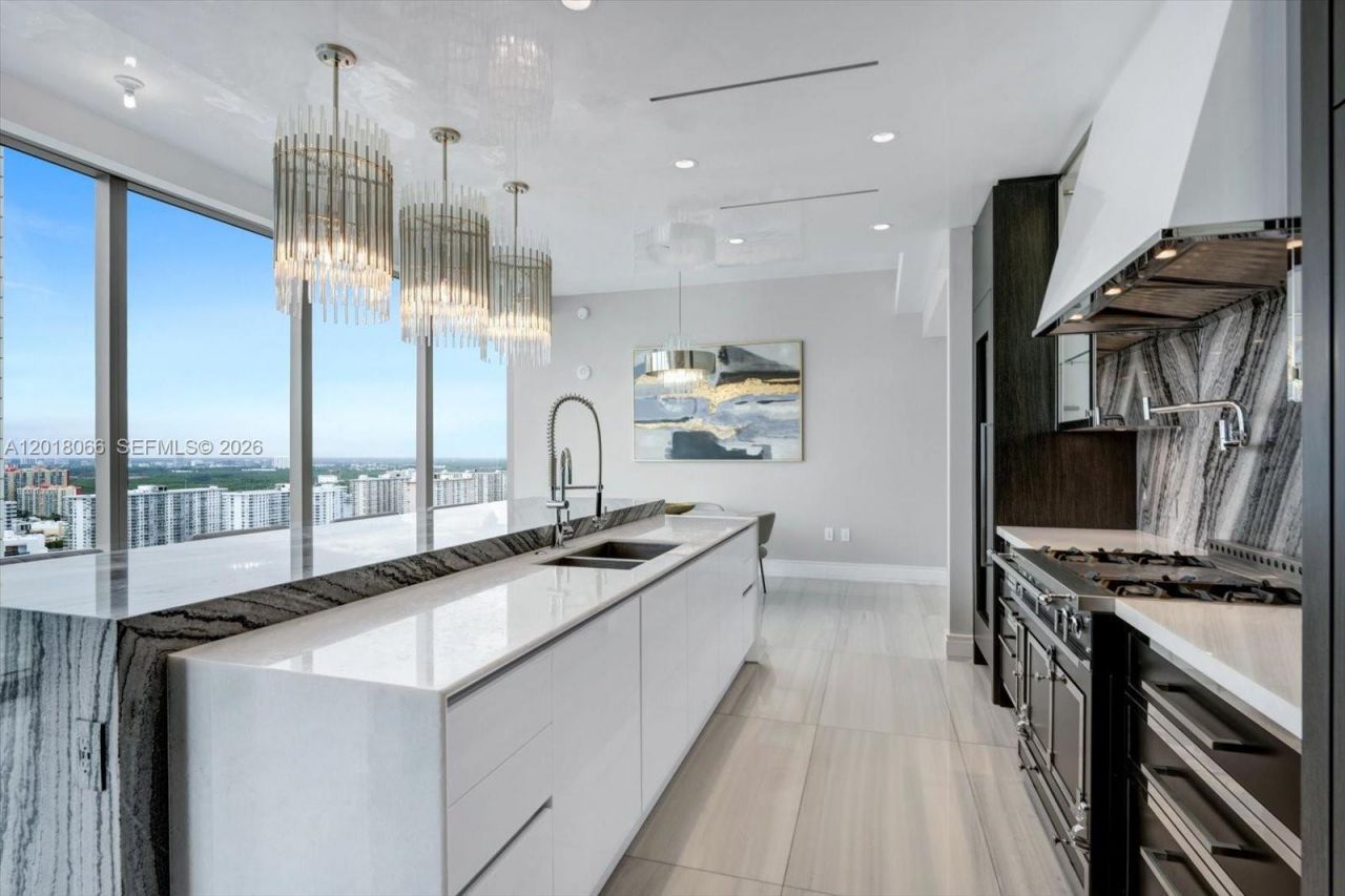 17901 Collins Ave , Unit 2704, Sunny Isles Beach, FL 33160 Photo