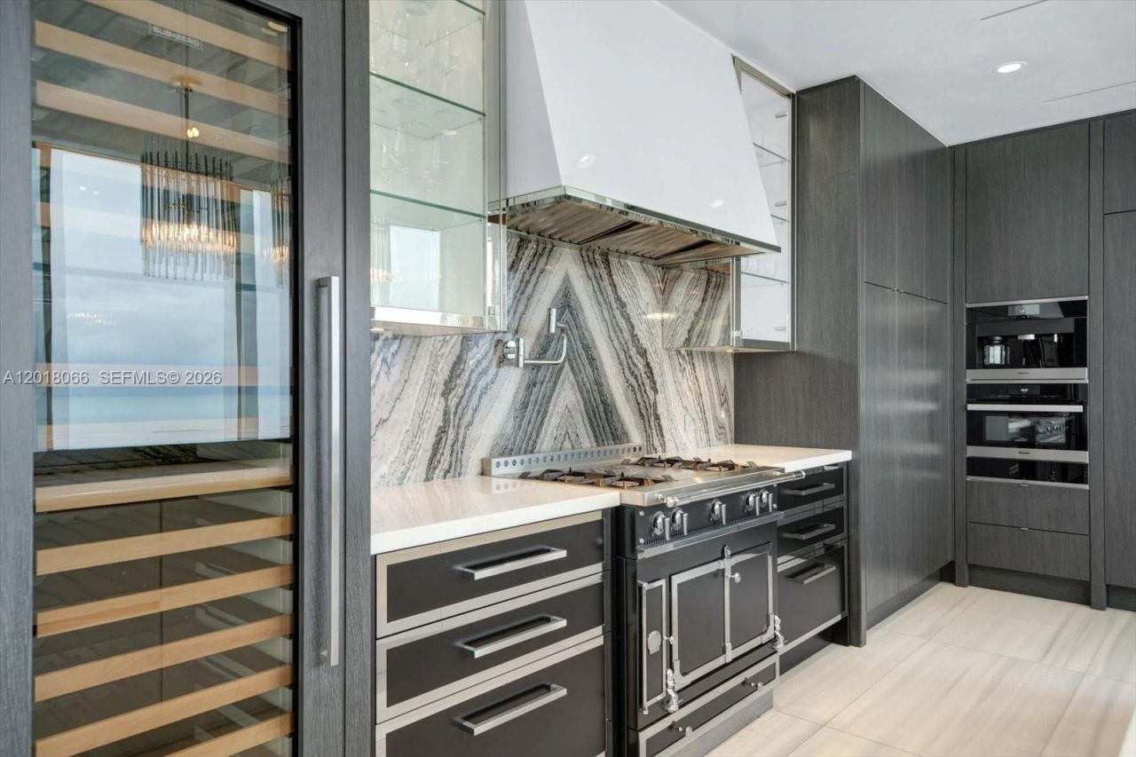 17901 Collins Ave , Unit 2704, Sunny Isles Beach, FL 33160 Photo