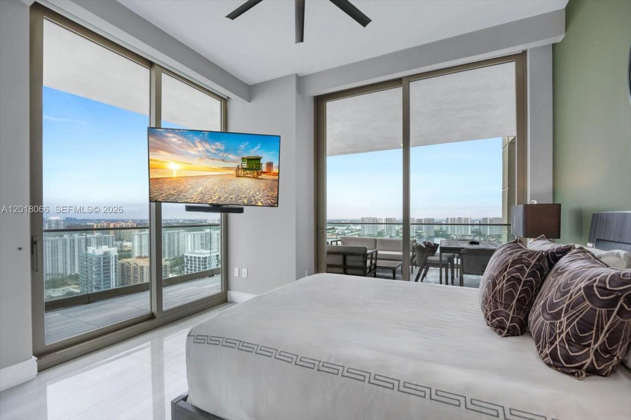 17901 Collins Ave , Unit 2704, Sunny Isles Beach, FL 33160 Photo