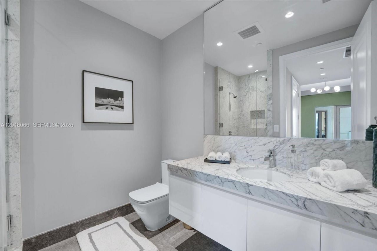 17901 Collins Ave , Unit 2704, Sunny Isles Beach, FL 33160 Photo