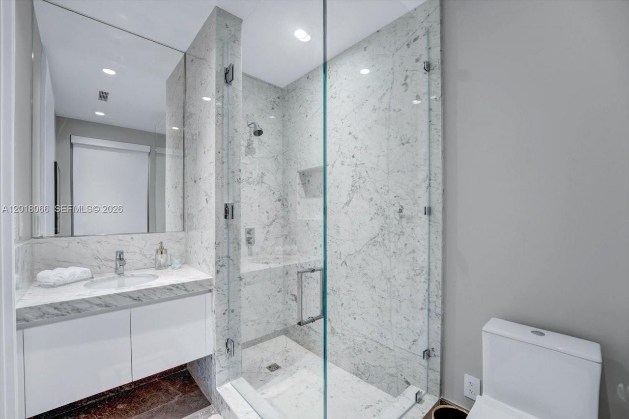 17901 Collins Ave , Unit 2704, Sunny Isles Beach, FL 33160 Photo