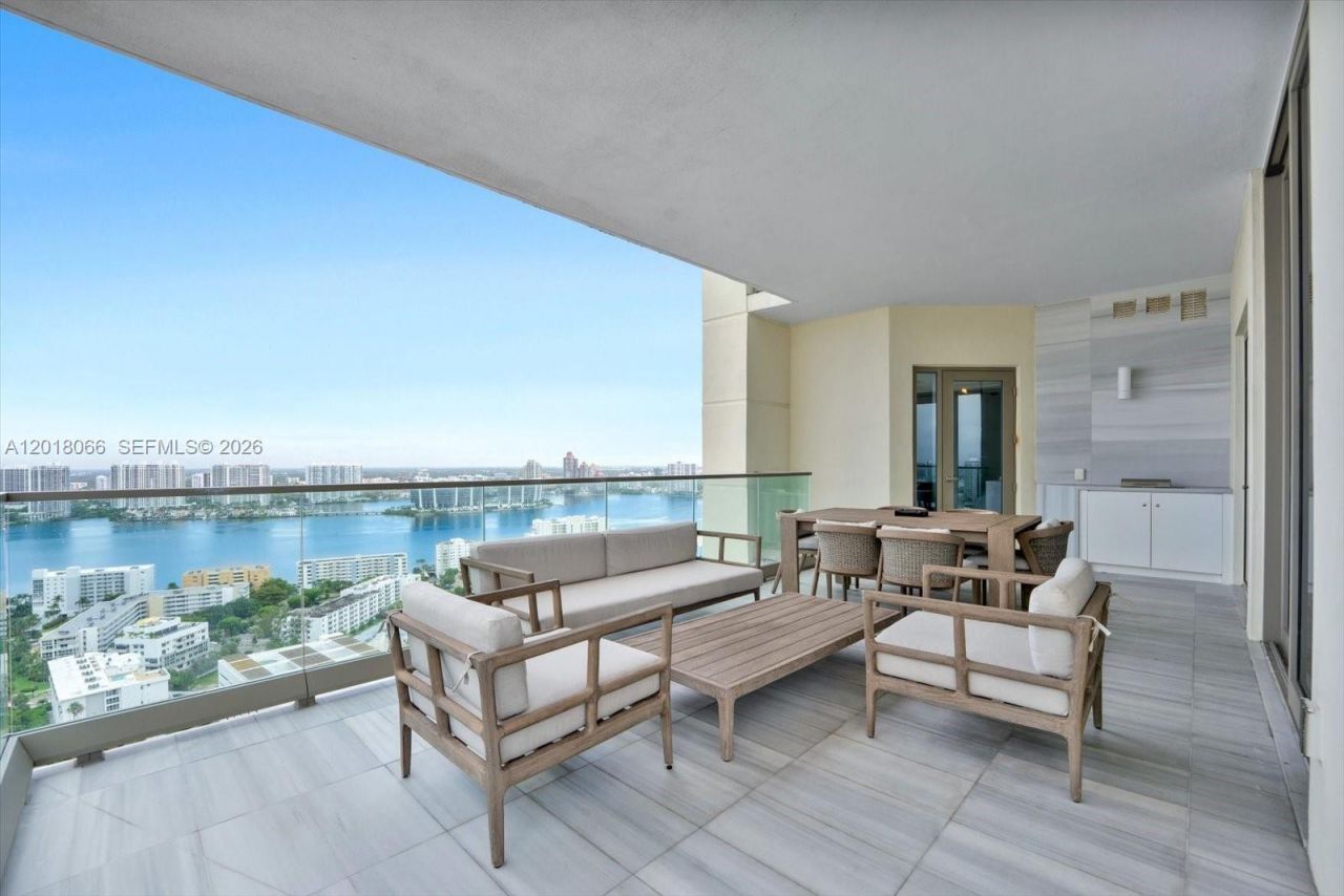 17901 Collins Ave , Unit 2704, Sunny Isles Beach, FL 33160 Photo