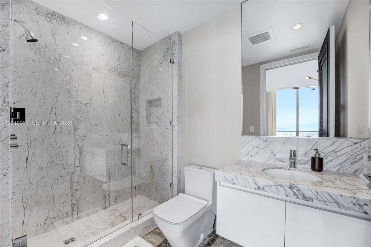 17901 Collins Ave , Unit 2704, Sunny Isles Beach, FL 33160 Photo