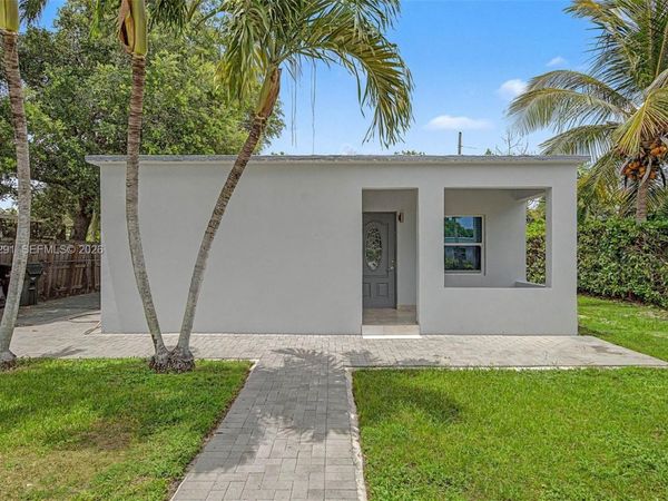 5917 SW 62nd Ter, South Miami, FL 33143