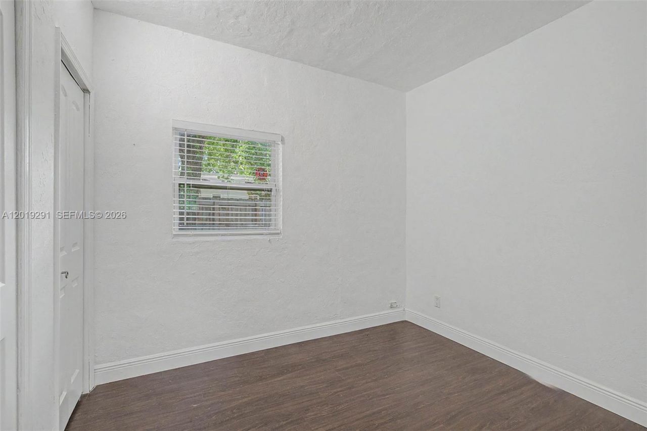 5917 SW 62nd Ter, South Miami, FL 33143 Photo