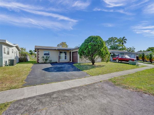8550 NW 27th Pl, Unit 8550, Sunrise, FL 33322