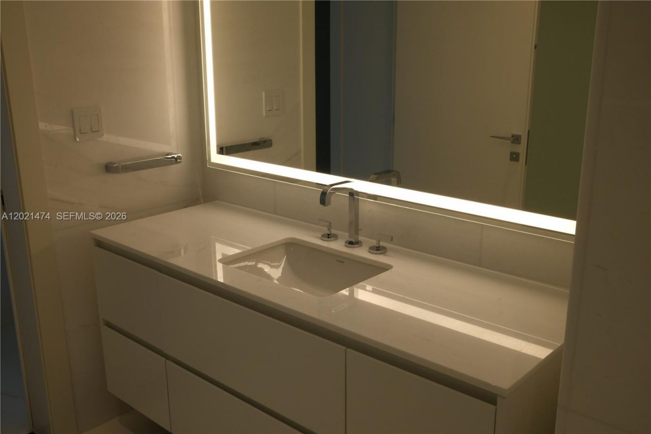 Please Call For Address, Unit 2509W, Miami, FL 33131 Photo