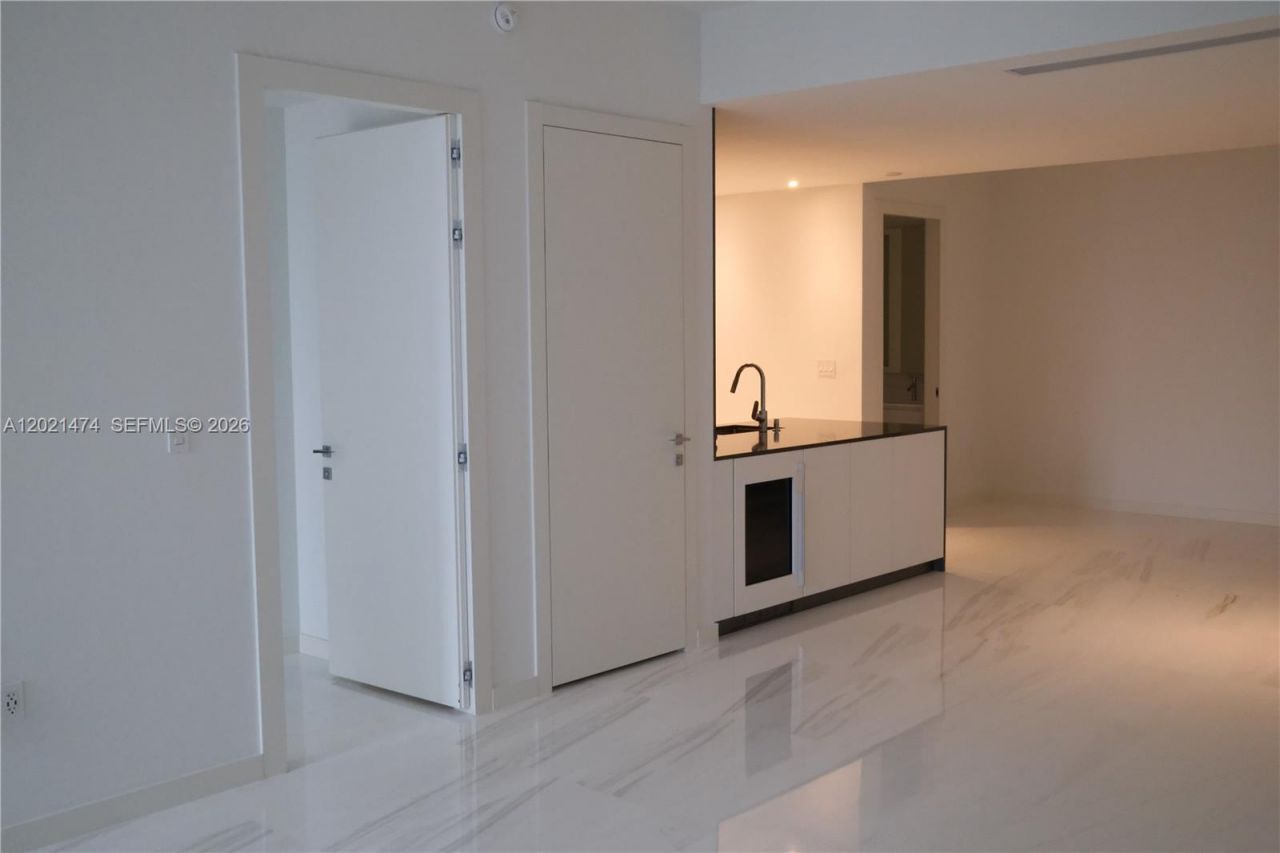 Please Call For Address, Unit 2509W, Miami, FL 33131 Photo