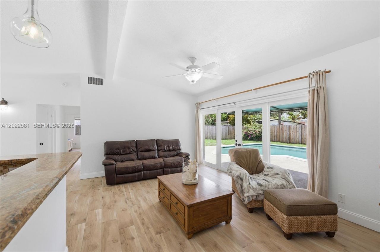 1141 SW 45th Ter , Plantation, FL 33317 Photo