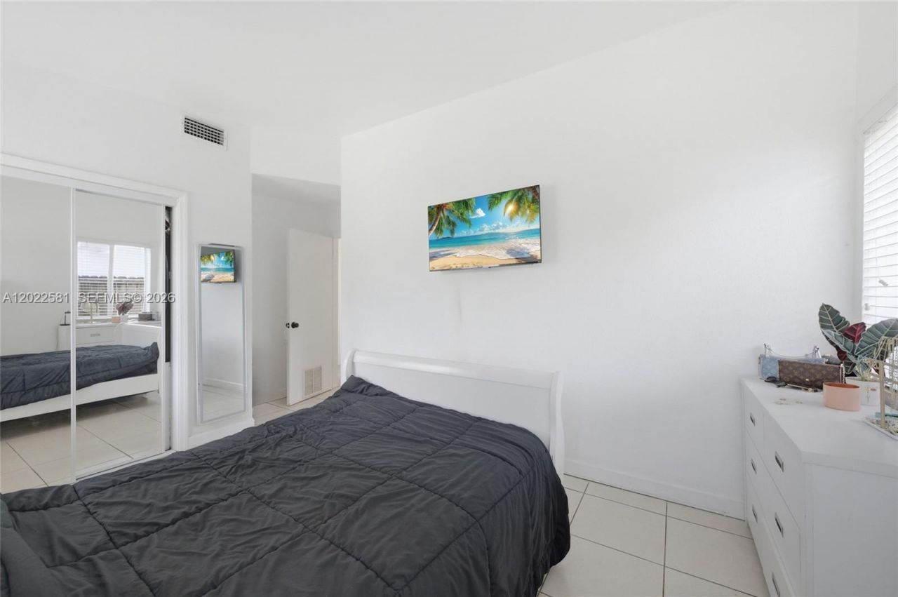 1141 SW 45th Ter , Plantation, FL 33317 Photo