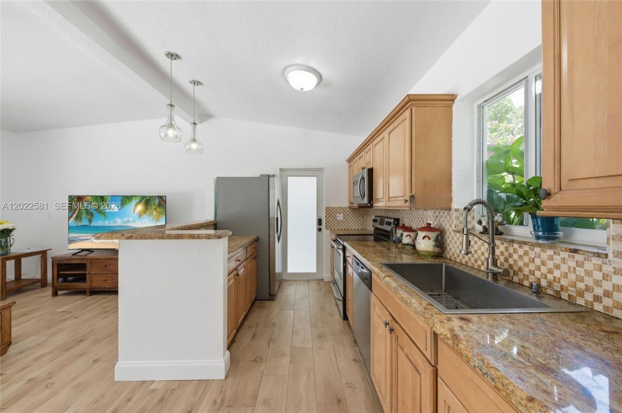 1141 SW 45th Ter , Plantation, FL 33317 Photo