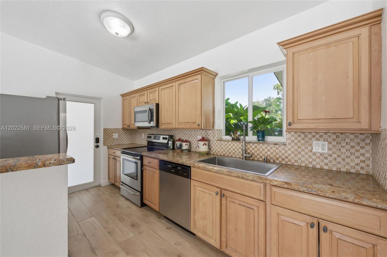 1141 SW 45th Ter , Plantation, FL 33317 Photo