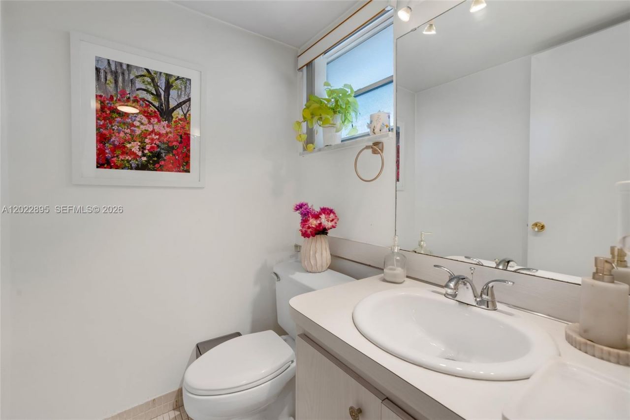 950 Hillcrest Dr , Unit 212, Hollywood, FL 33021 Photo