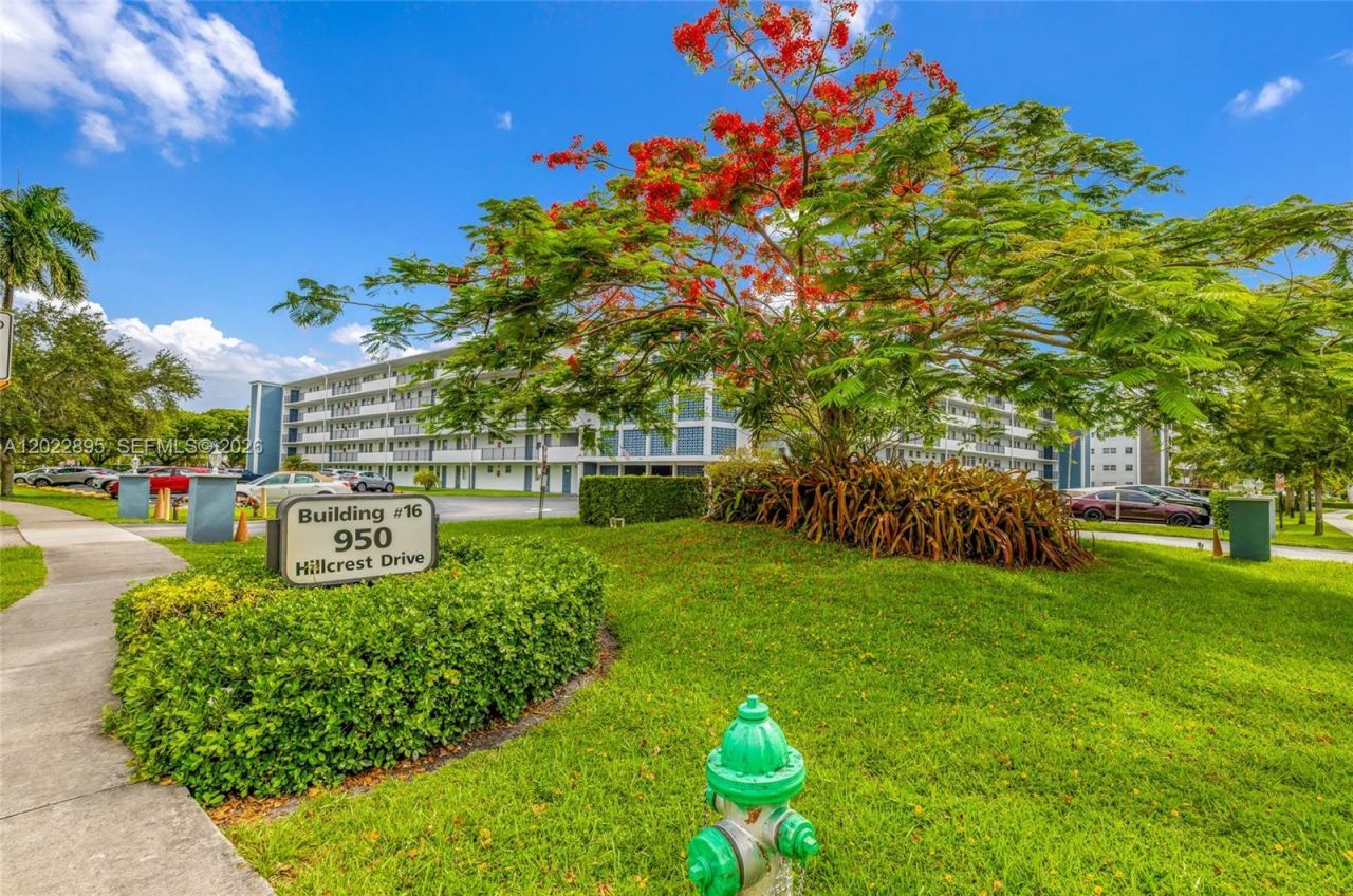 950 Hillcrest Dr , Unit 212, Hollywood, FL 33021 Photo
