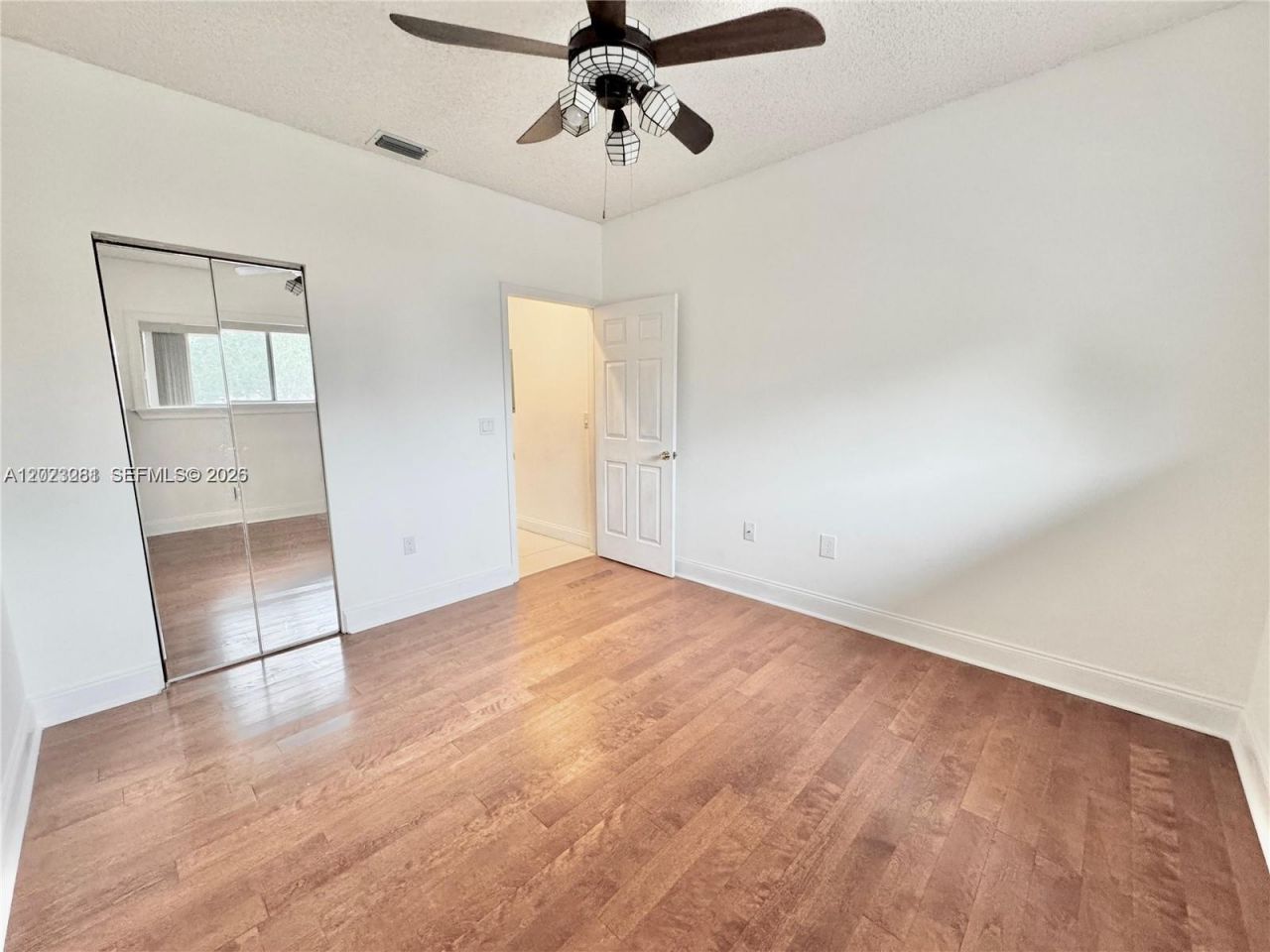 16320 Malibu Dr , Unit 10, Weston, FL 33326 Photo