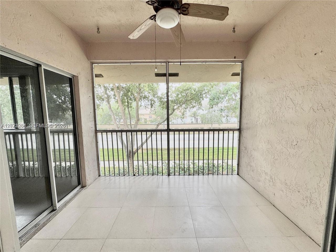 16320 Malibu Dr , Unit 10, Weston, FL 33326 Photo
