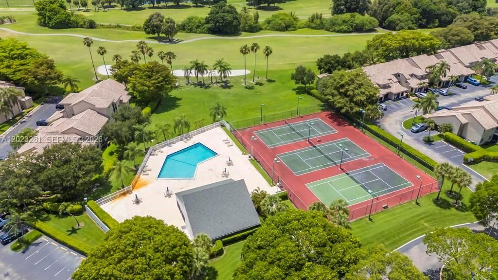 16320 Malibu Dr , Unit 10, Weston, FL 33326 Photo