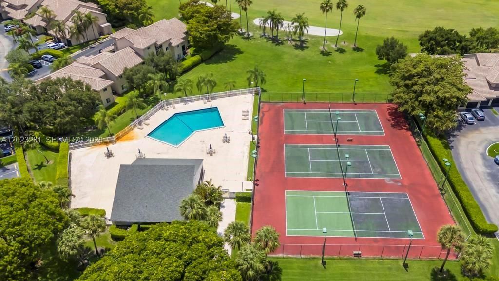 16320 Malibu Dr , Unit 10, Weston, FL 33326 Photo