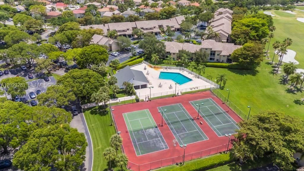 16320 Malibu Dr , Unit 10, Weston, FL 33326 Photo