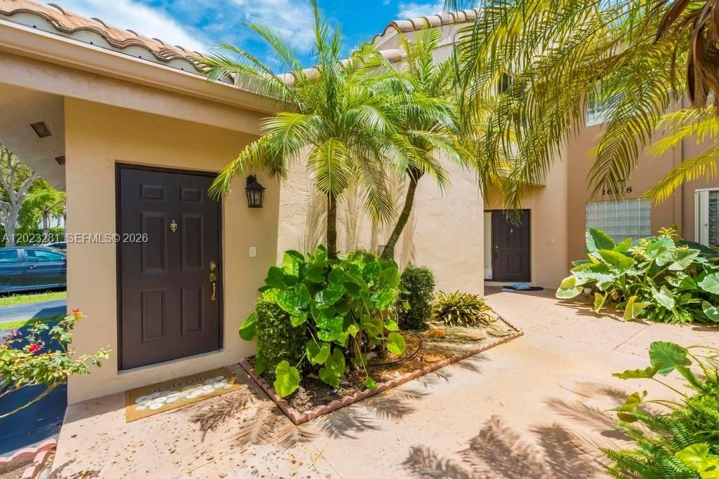 16320 Malibu Dr , Unit 10, Weston, FL 33326 Photo