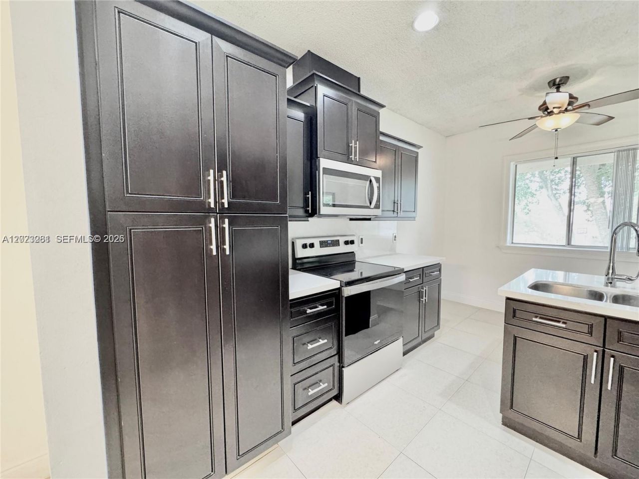 16320 Malibu Dr , Unit 10, Weston, FL 33326 Photo