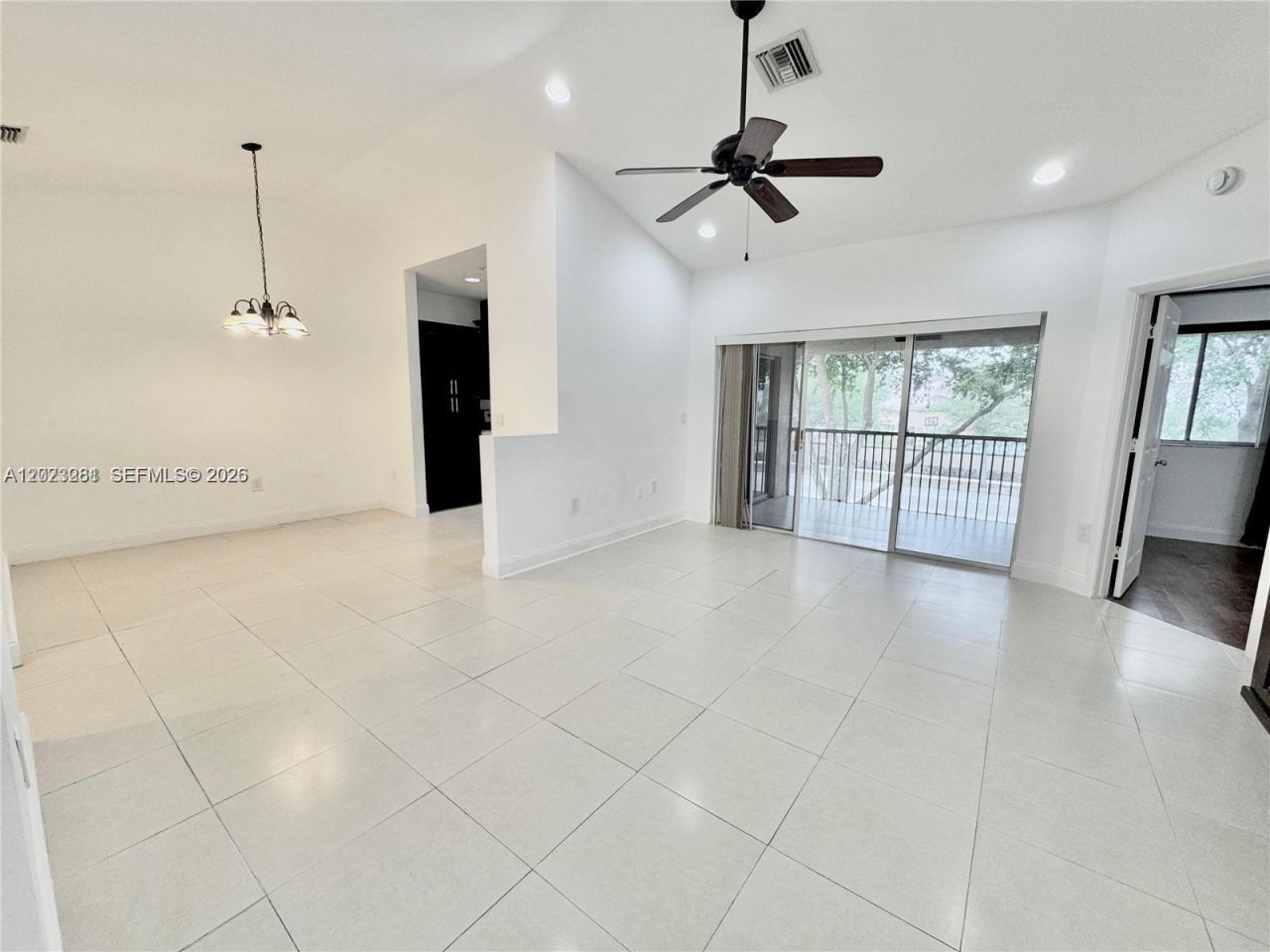 16320 Malibu Dr , Unit 10, Weston, FL 33326 Photo