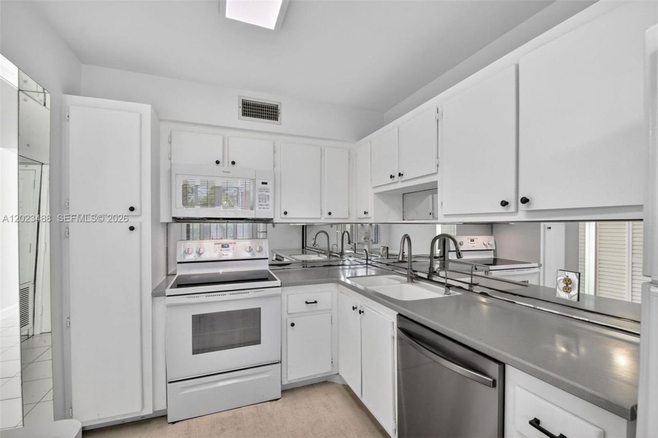4230 Deste Ct , Unit 107, Lake Worth, FL 33467 Photo
