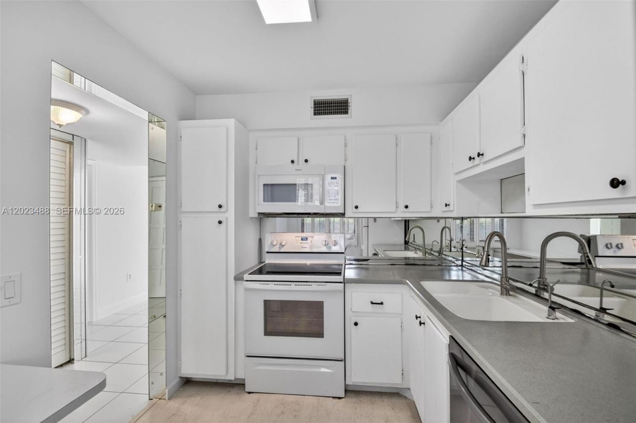 4230 Deste Ct , Unit 107, Lake Worth, FL 33467 Photo