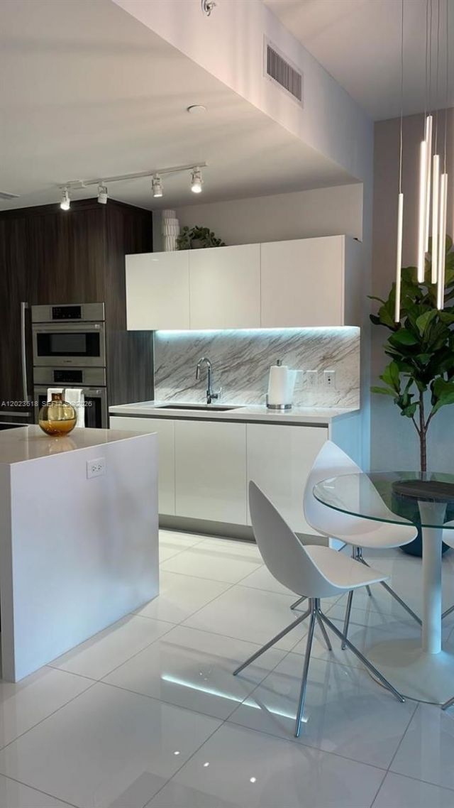 851 NE 1st Ave , Unit 1006, Miami, FL 33132 Photo